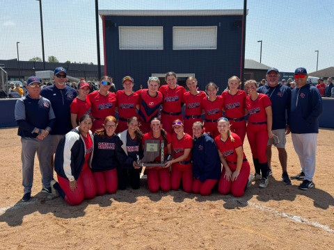 Varsity Softball Wins IHSAA Sectional 51 Tournament